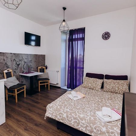Нові Apartments Біля Жд Вокзалу Ivano-Frankivsk Ngoại thất bức ảnh