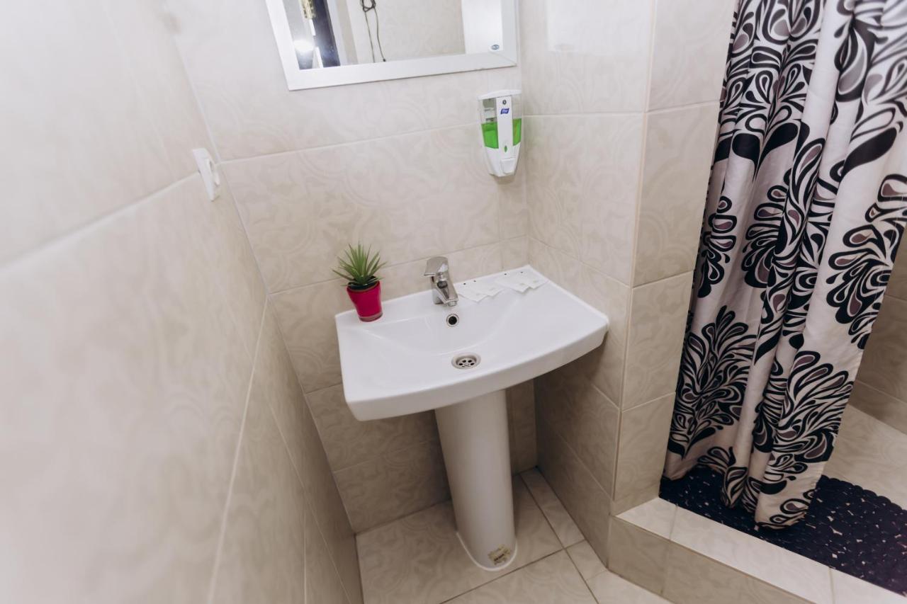 Нові Apartments Біля Жд Вокзалу Ivano-Frankivsk Ngoại thất bức ảnh
